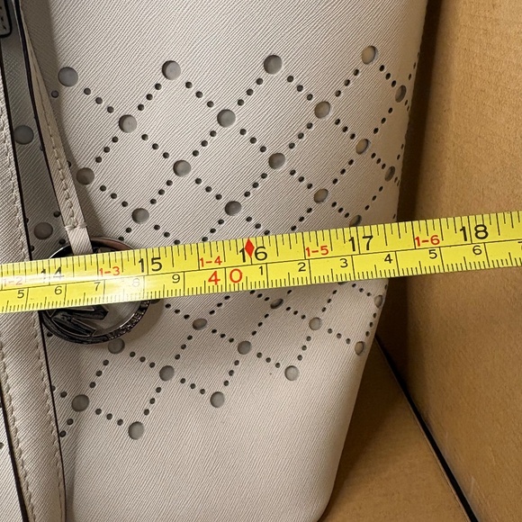 Michael Kors Violet Leather Large Carryall Tote Bag Purse Optic White - Picture 3 of 8